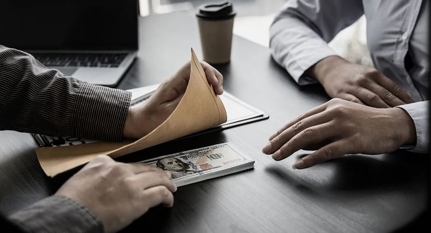 Kamudaki yolsuzluk algısını ölçen Uluslararası Yolsuzluk Endeksi'nde Türkiye 17 basamak