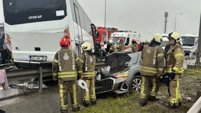 Kuzey Marmara Otoyolu Arnavutköy mevkiinde zincirleme kaza meydana geldi. Ekipler