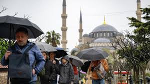 AKOM’un raporuna göre İstanbul’da bugün parçalı bulutlu hava etkili, sıcaklık