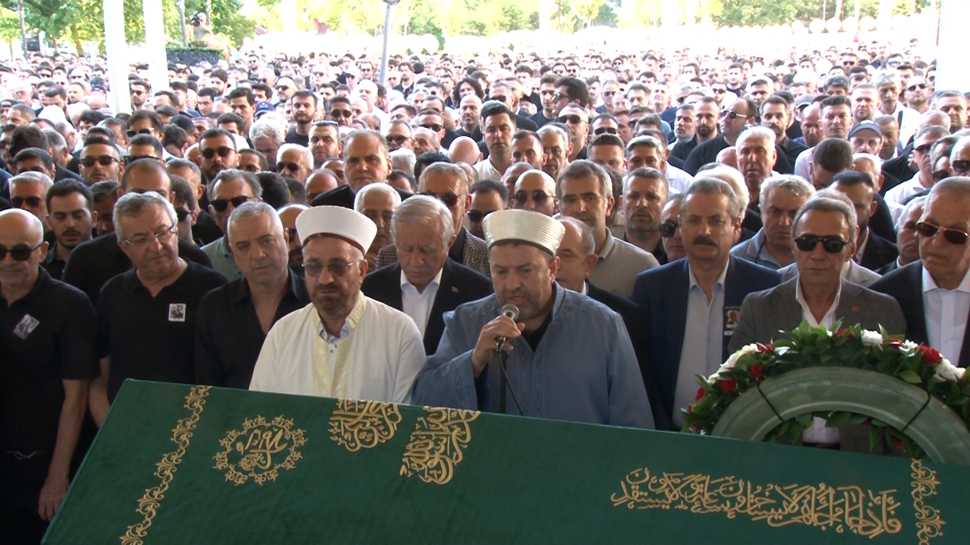 Artvinli İş İnsanı İsmet Acar Son Yolculuğuna Uğurlandı 1 Artvinli Is Insani Ismet Acar Son Yolculuguna Ugurlandi 1