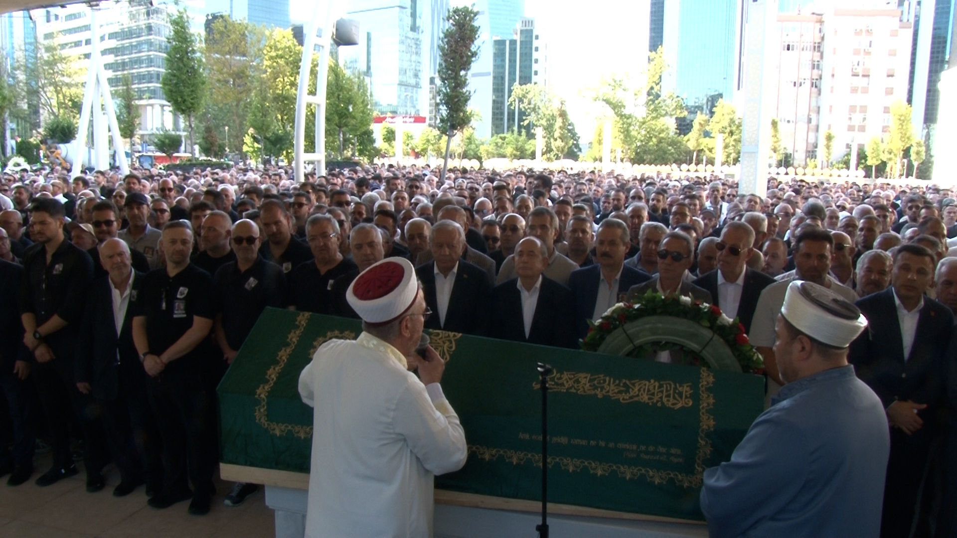 Artvinli İş İnsanı İsmet Acar Son Yolculuğuna Uğurlandı 6 Artvinli Is Insani Ismet Acar Son Yolculuguna Ugurlandi 5