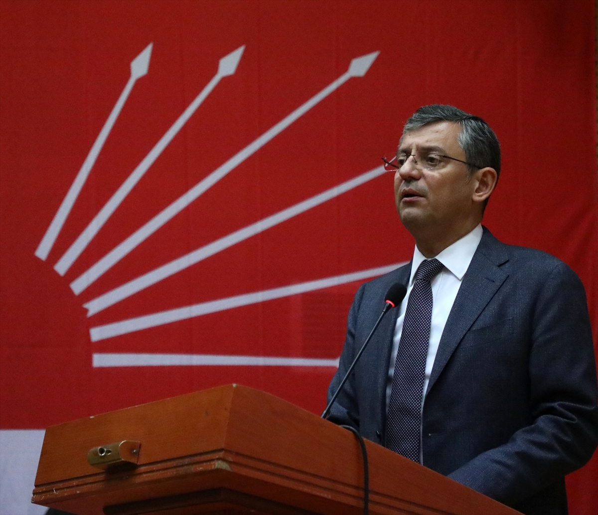 Özgür Özel öncülüğünde kurulacak yeni parti için CHP’de toplu istifa