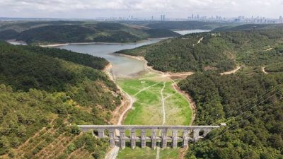 Yaz aylarında etkisini artıran sıcak hava, İstanbul'a su sağlayan barajlardaki